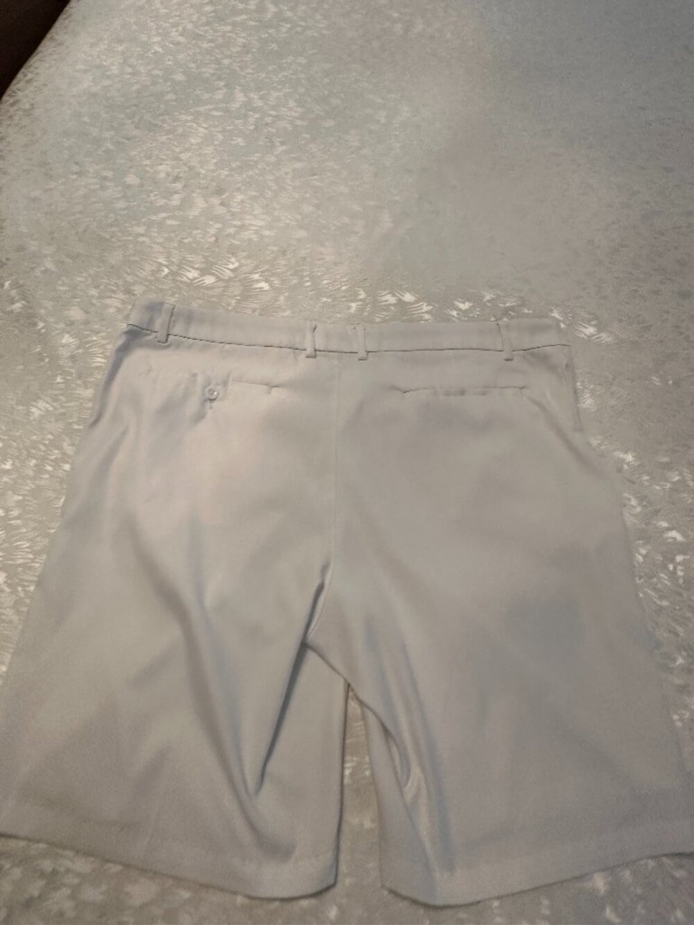 Greg Norman Men's Golf Shorts Size 38 White